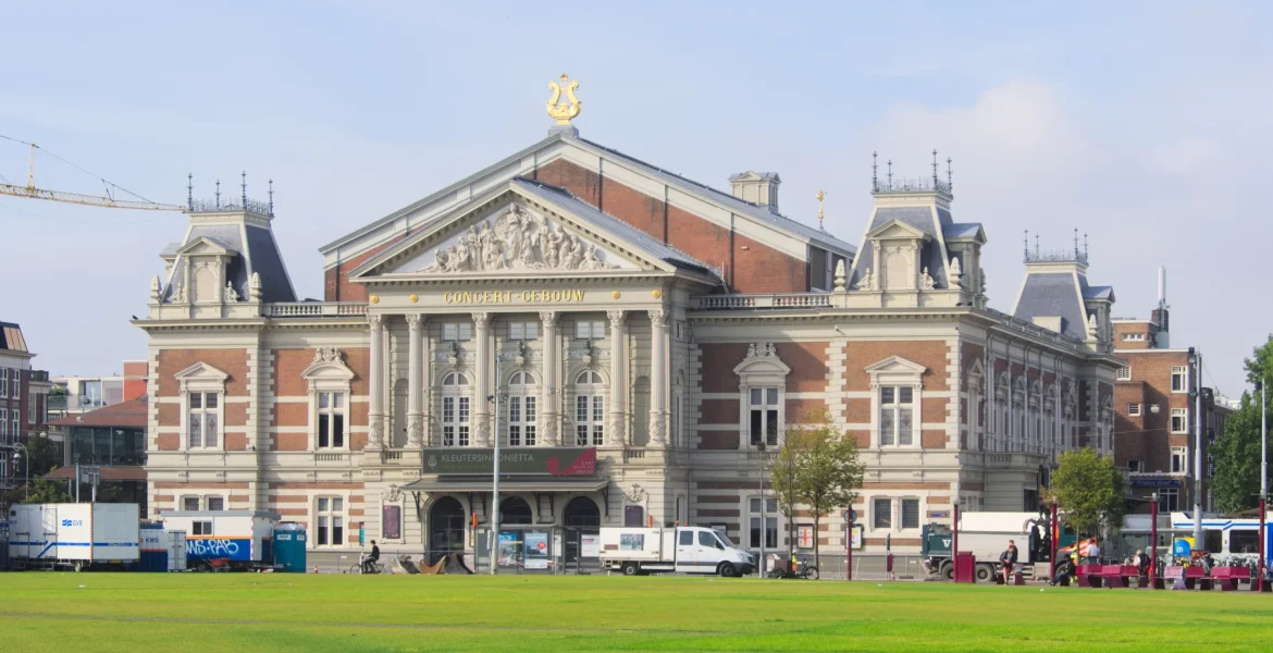 Concertgebouw_from_Museumplein_2539