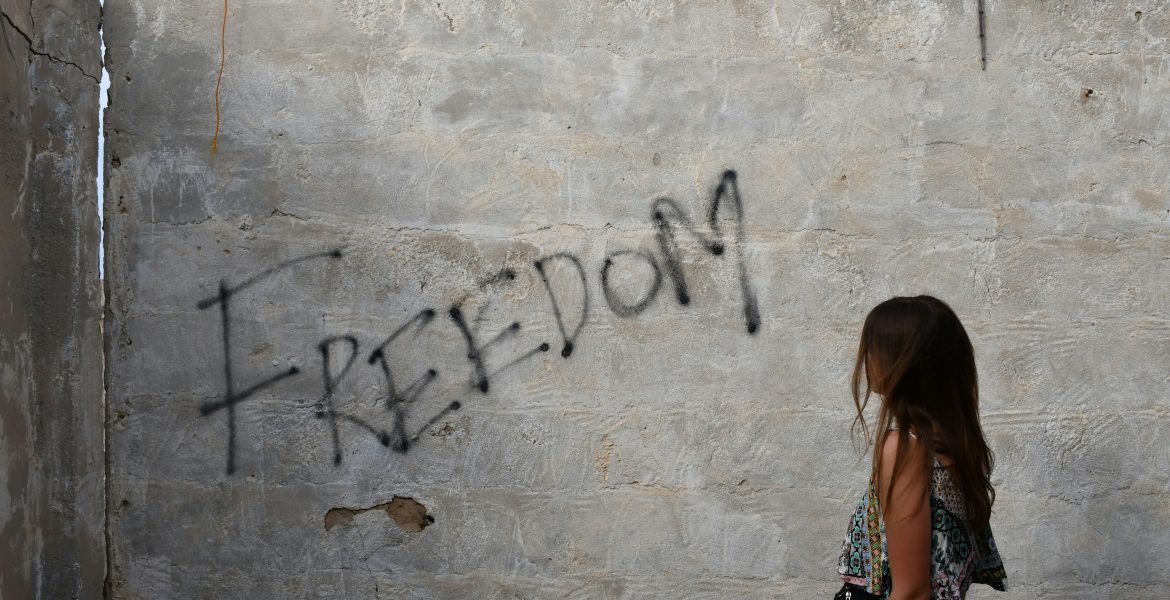 hanna-zhyhar-XzsSg0hdXpQ-unsplash